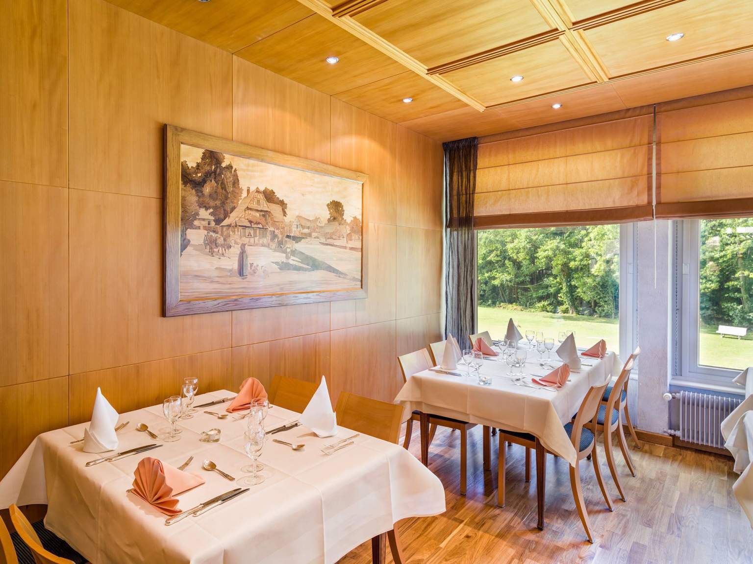 Salle de restaurant La Fischhutte, Restaurant Gastronomique à Mollkirch dans le Bas Rhin en Alsace, proche Obernai